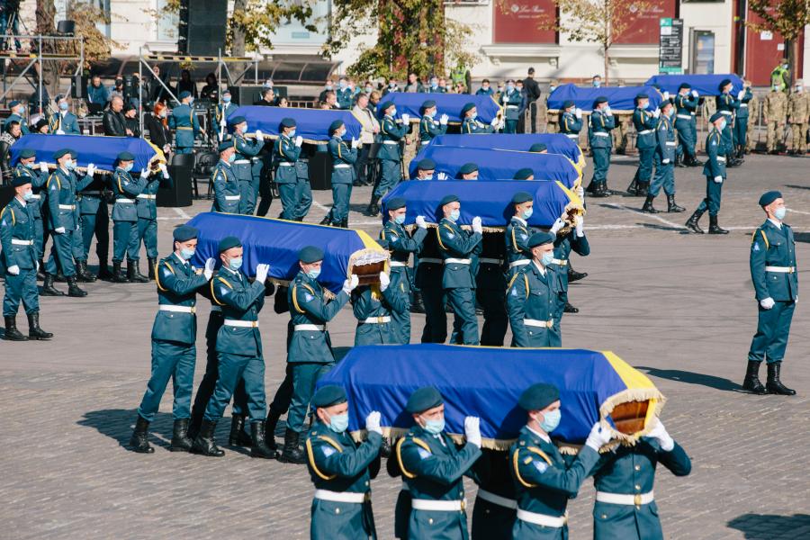 У Харкові попрощалися з військовими, загиблими внаслідок катастрофи літака Ан-26