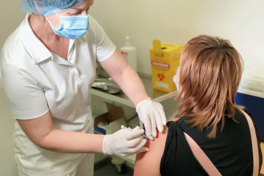 За вихідні у центрах масової вакцинації зробили 768 щеплень проти COVID-19