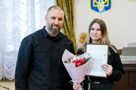 Олег Синєгубов відзначив волонтерів почесними нагородами