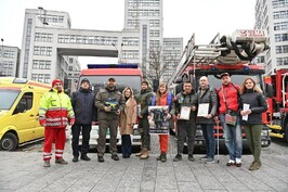 Волонтери передали на Харківщину три пожежні машини та авто швидкої допомоги