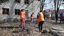 У Краснограді учасники «Армії відновлення» ремонтують гуртожиток для ВПО