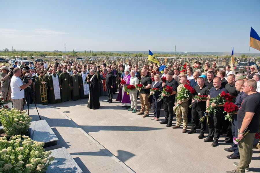 На Харківщині вшанували пам'ять полеглих Захисників та Захисниць України