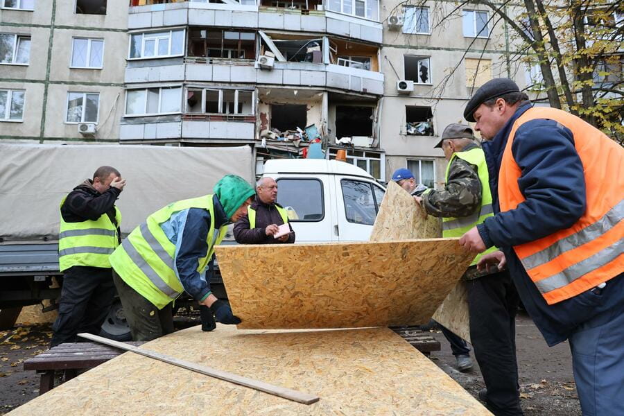 Група швидкого реагування Харківщини допомагає у ліквідації наслідків ворожих ударів