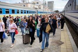 За ініціативи ХОВА на відпочинок до табору «Артек» вирушили 179 дітей Харківщини За ініціативи ХОВА на відпочинок до табору «Артек» вирушили 179 дітей Харківщини