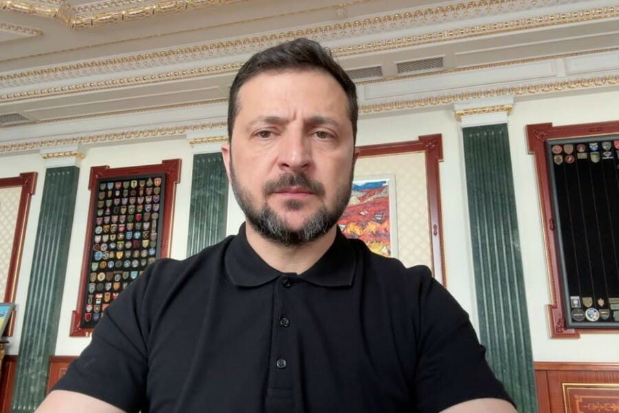Підписав указ про відзначення званням Герой України Максима Устименка, одного з найкращих наших пілотів – звернення Президента