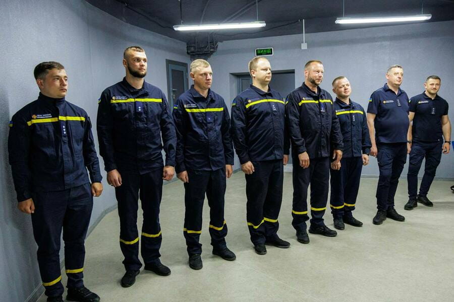 Олег Синєгубов відзначив працівників ДСНС, які виконують аварійно-рятувальні роботи на Харківщині Олег Синєгубов відзначив працівників ДСНС, які виконують аварійно-рятувальні роботи на Харківщині