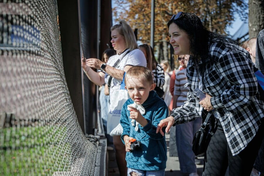 За сприяння Харківської ОВА діти Захисників України зі Зміївської громади відвідали Харківський зоопарк