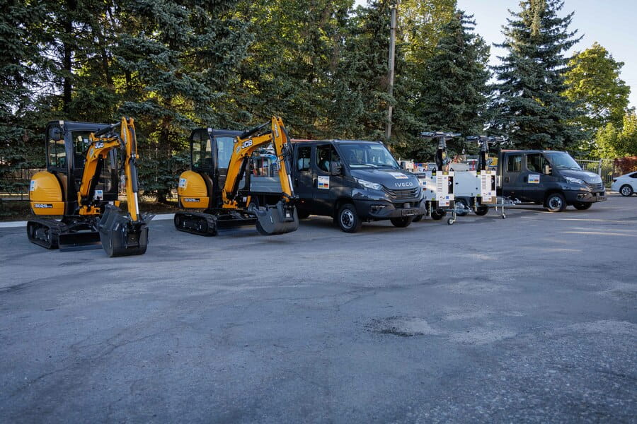 За сприяння Харківської ОВА громади регіону отримали сучасне будівельне обладнання