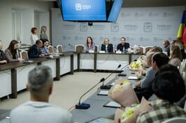 У Харківській ОВА працівників харчової галузі області відзначили почесними нагородами