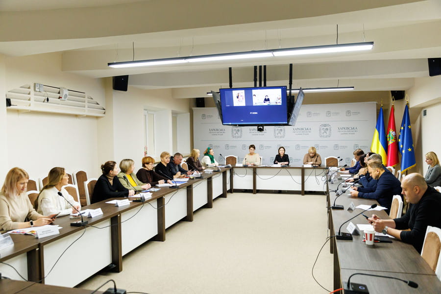 У Харківській ОВА обговорили питання протидії туберкульозу та ВІЛ-інфекції/СНІДу