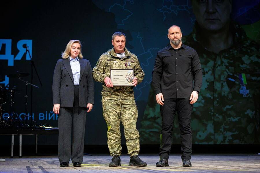 На Харківщині ветеранам та родинам захисників вручили сертифікати на придбання житла