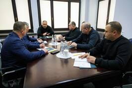 Олег Синєгубов провів робочу зустріч із керівниками громад-партнерів у межах національного проєкту «Пліч-о-Пліч: згуртовані громади»