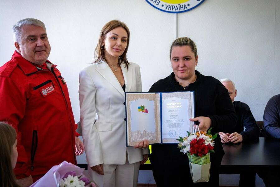 Харківська ОВА привітала працівників екстреної медичної допомоги зі 116-ю річницею заснування служби