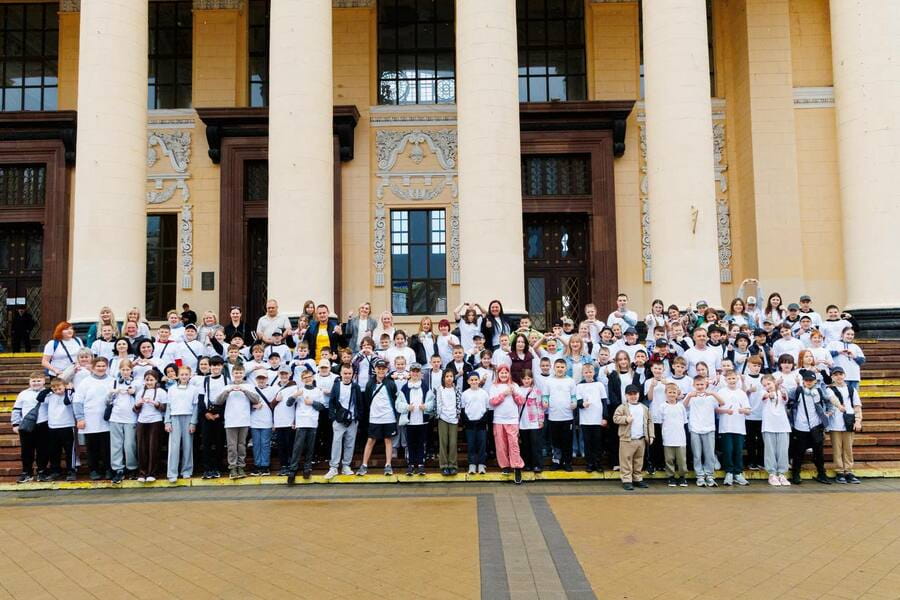«Перша група дітей із Харківщини вирушила на відпочинок у межах масштабного пілотного проєкту "Карпатська зміна"», — Олег Синєгубов