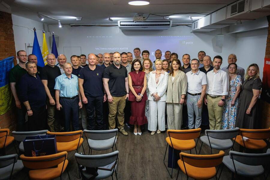 Олег Синєгубов привітав працівників Управління протидії кіберзлочинам у Харківській області з професійним святом