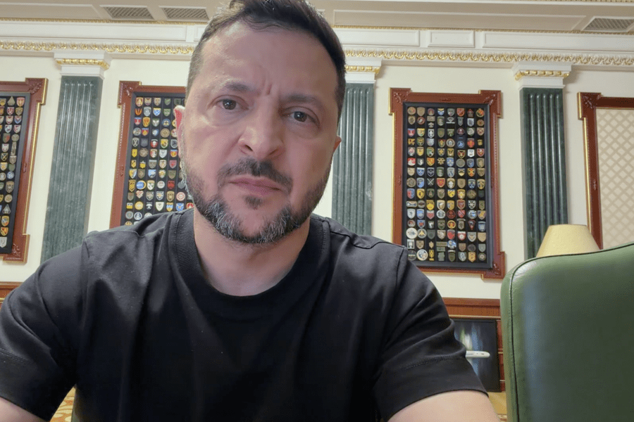 Повинна бути крапка в цій російській війні, і треба, щоб світ із цим нам допомагав – звернення Президента