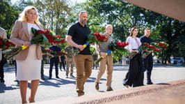На Харківщині вшанували пам’ять захисників, які віддали свої життя за Незалежність України