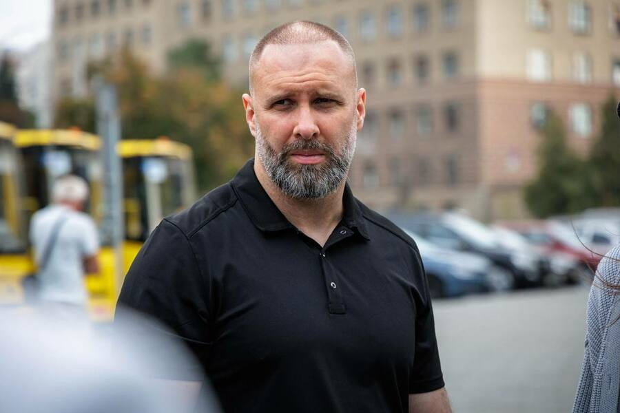 Заклади освіти у трьох громадах Харківщини отримали вісім нових шкільних автобусів — Олег Синєгубов