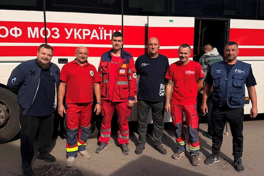 За сприяння Харківської ОВА евакуйованих жителів із прифронтових територій спрямовують до більш безпечних регіонів України