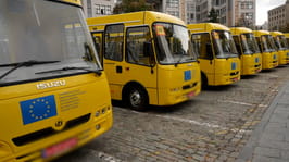 За сприяння Харківської ОВА громади області отримали ще 7 шкільних автобусів