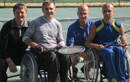 Тенісисти Андрій Медведєв та Євген Кафельников зустрілися з учасниками турніру «Кубок губернатора» серед інвалідів-візочників