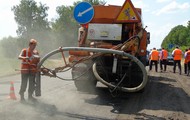 На трасі Чугуїв-Куп'янськ-Мілове дорожники розпочали ремонтні роботи