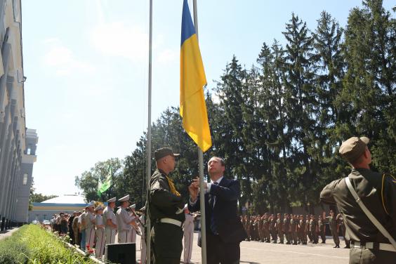 Ігор Райнін взяв участь у церемонії підняття прапора у військовій частині №2240