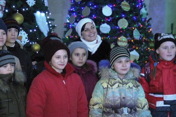 Діти-переселенці, що мешкають на Харківщині, зустрінуть Різдво в Карпатах