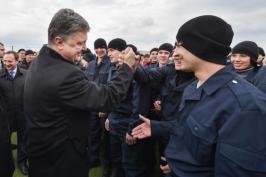 Президент України в ХНУВС поспілкувався з майбутніми працівниками поліції Донеччини та Луганщини