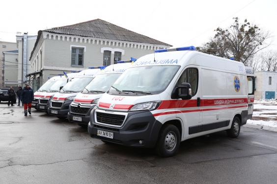 На закупівлю «швидких» та обладнання для обласних лікарень спрямують 40 млн грн