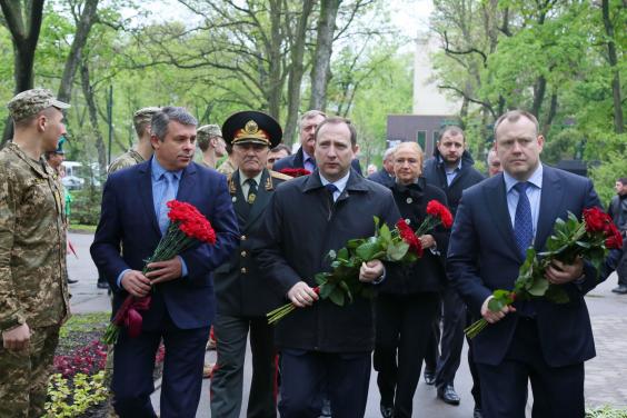 Церемонія покладання квітів з нагоди 30-річчя аварії на Чорнобильській АЕС