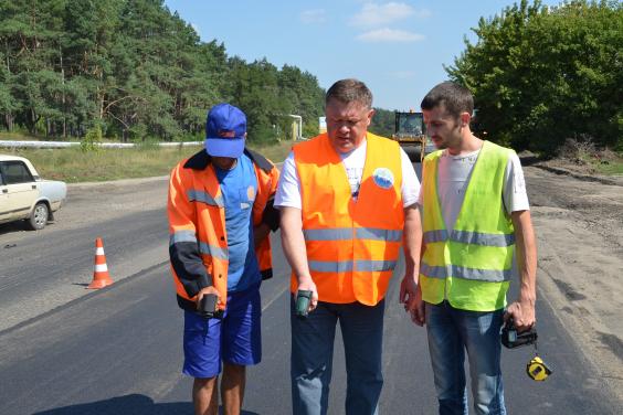 Дорожники завершили ремонт першої ділянки траси Харків-Охтирка
