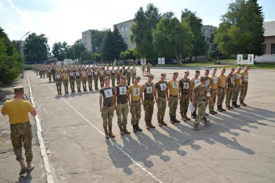 «Кожедубівці» готуються до параду в Києві