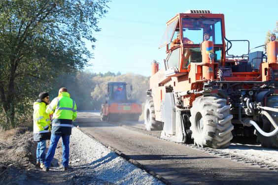 Дорожники розпочинають ремонт траси Чугуїв - Мілове в бік смт Шевченкове