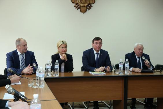 Юлія Світлична та Юрій Луценко взяли участь у круглому столі в рамках міжнародного юридичного форуму
