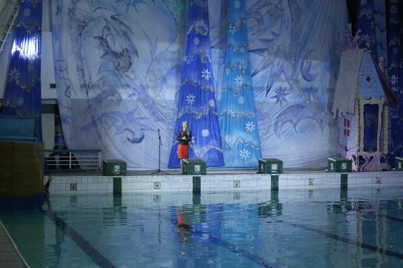 Під патронатом Юлії Світличної в басейні «Локомотив» стартували новорічні ялинки на воді