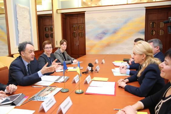 Юлія Світлична та Хюґ Мінґареллі домовилися про допомогу ЄС у створенні нового онкоцентру в Харкові