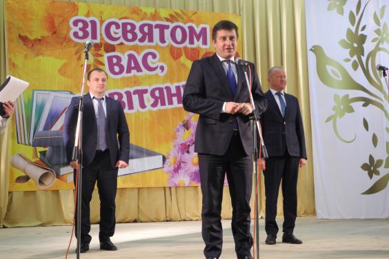 Анатолій Бабічев привітав учителів Краснокутського району з Днем працівників освіти