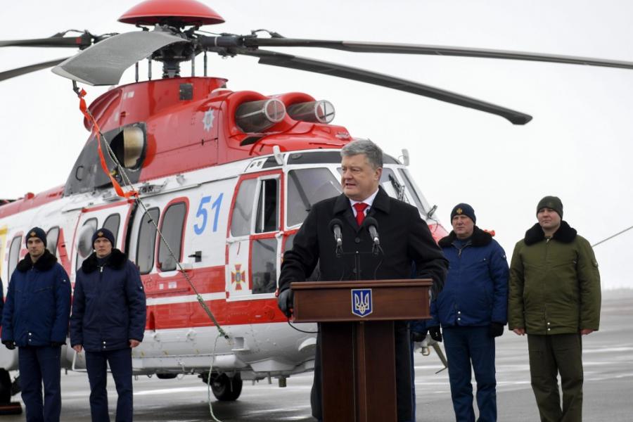 Президент взяв участь у церемонії передачі вертольотів Airbus Н-225 Нацгвардії та ДСНС України