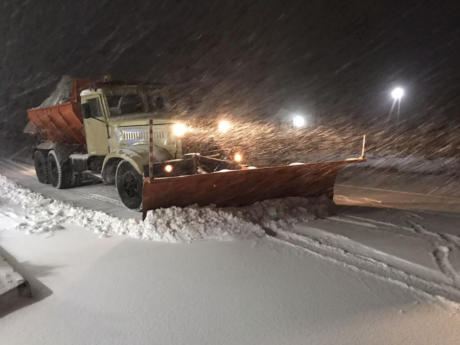 Дороги області від снігу розчищали понад 200 одиниць техніки та 225 робітників