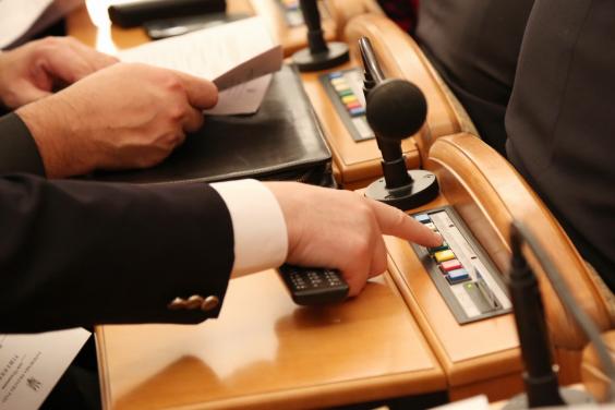 Депутати підтримали Президента України в питанні запровадження ринку землі