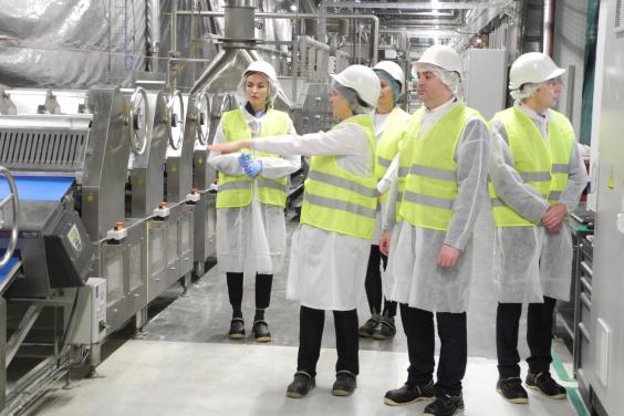 Віталій Погосян ознайомився з ходом модернізації харківської фабрики компанії «Nestlé»
