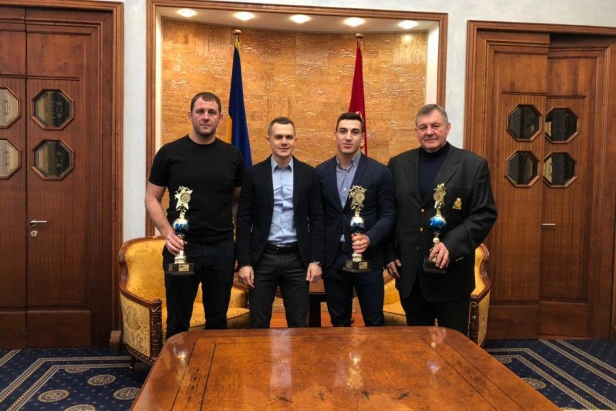 Олексій Кучер зустрівся з чемпіоном світу та Європи з боротьби Семеном Новіковим