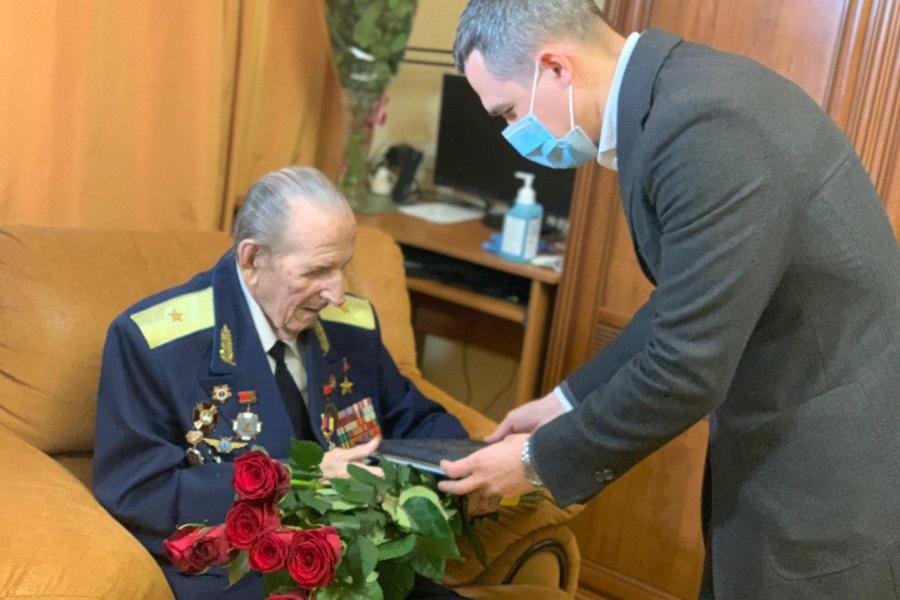 Олексій Кучер привітав ветеранів з прийдешнім святом