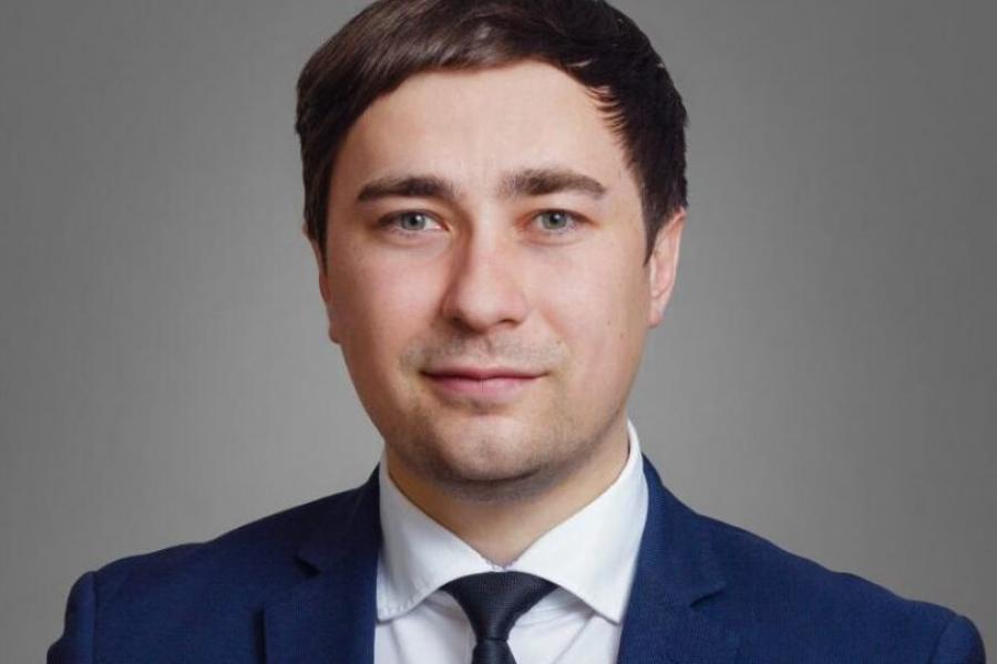 «Я, як голова Держгеокадастру, передам земельні повноваження народу». Роман Лещенко