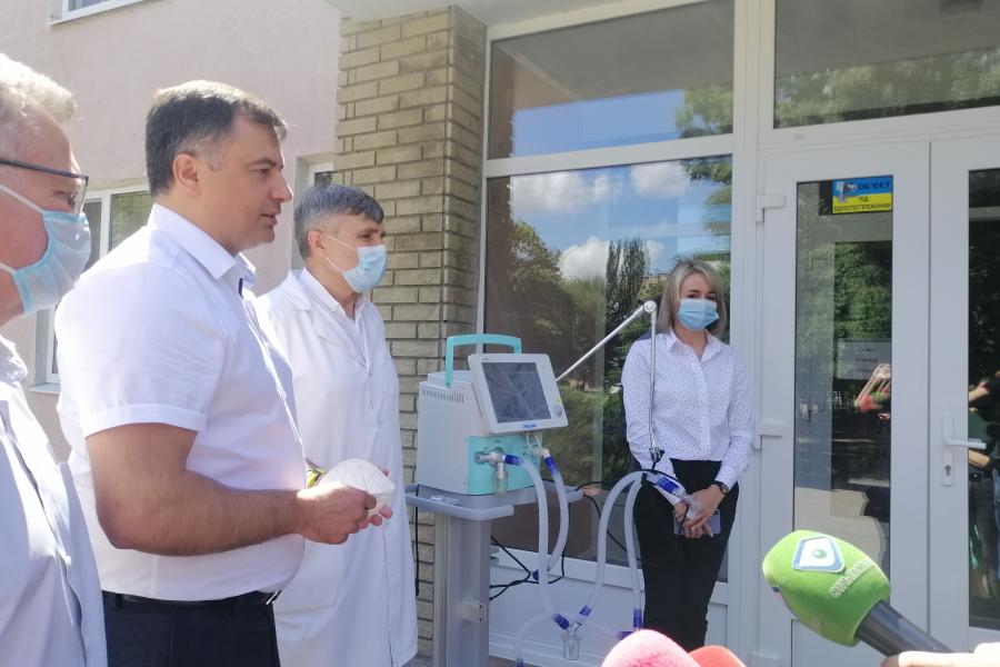 Обласна інфекційна лікарня отримала новий апарат ШВЛ