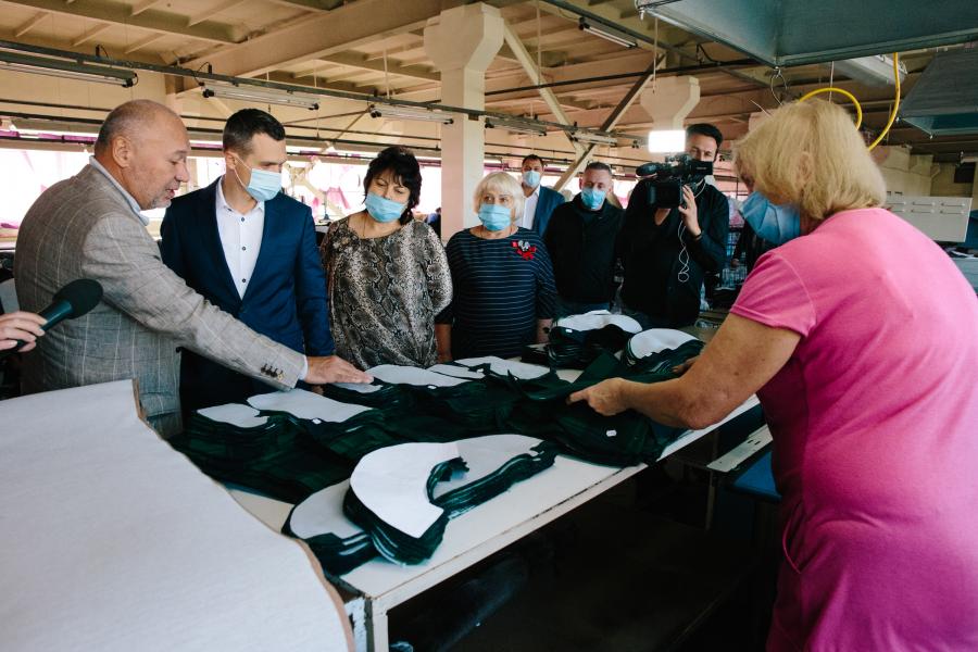 Алексей Кучер посетил одно из наибольших предприятий текстильной промышленности восточной Украины