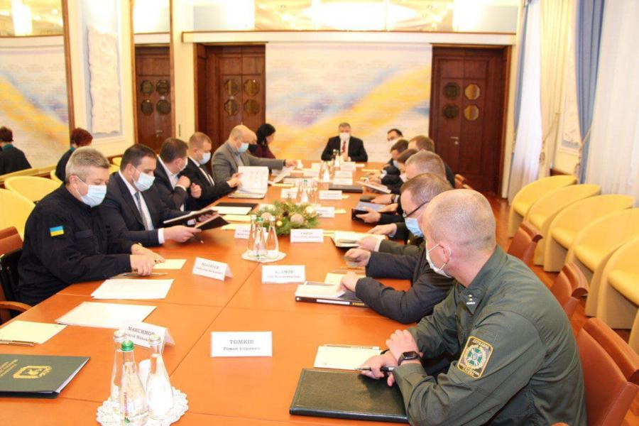 Міністр внутрішніх справ провів у Харківській обласній адміністрації координаційну нараду з силовиками