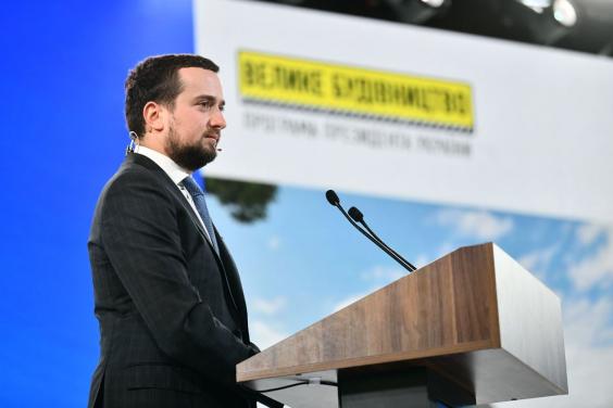 Доступна іпотека, авіахаби і ще більше доріг: Кирило Тимошенко розповів про плани «Великого будівництва» на 2021 рік