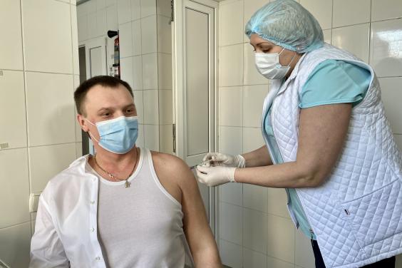На Харківщині продовжується кампанія з вакцинації проти COVID-19